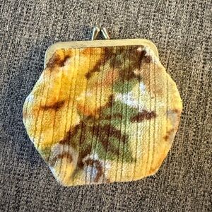 Vintage Floral Velour Kiss Lock Coin Purse with Fabric Lining